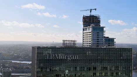 JP-Morgan,-Canary-Wharf,-London,-United-Kingdom
