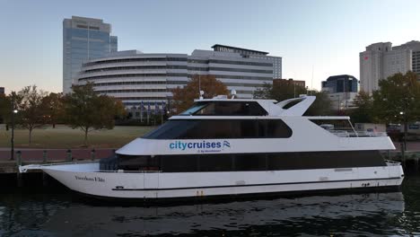 City-Cruises-boat-on-Elizabeth-River-waterfront-at-Norfolk,-Virginia
