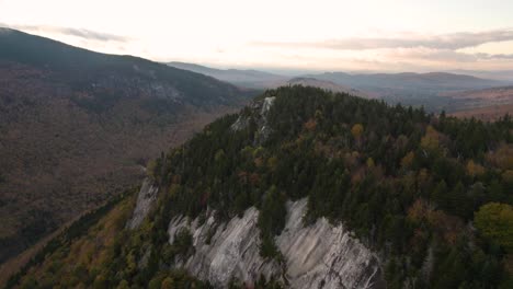 Rugged-Table-Rock-At-Sunset-During-Fall-In-Fall,-Drone-Shot