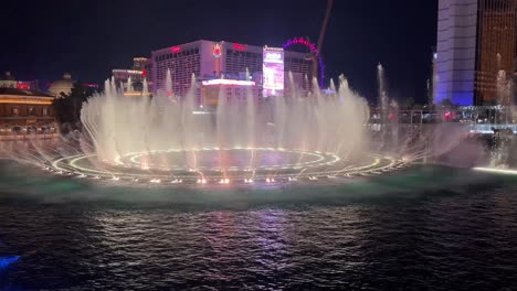 Las-Vegas-Bellagio-Brunnen-Während-Einer-Show-In-Der-Nacht