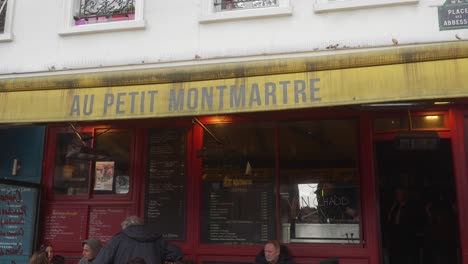 Au-Petit-En-Montmatre-En-París