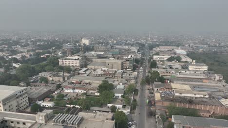 Wunderschöne-Orbit-Bewegungsaufnahme-Des-Stadtbildes-Von-Lahore,-Pakistan
