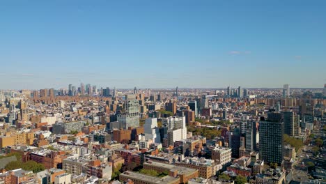 Panorama-Aéreo-Del-Centro-De-Manhattan-Desde-Soho,-Hermoso-Día-De-Otoño,-Cielos-Azules