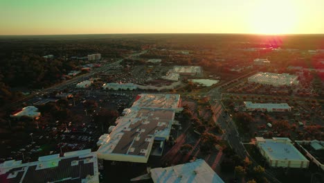Luftaufnahme-Der-Stadt-Gainesville-Mit-Hellem-Himmel-Im-Hintergrund,-Florida,-USA
