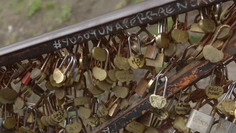 Railing-or-iron-fence-covered-with-love-padlocks