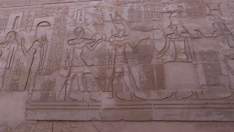 Wall-Relief-At-The-Temple-Of-Kom-Ombo-In-Aswan-Governorate,-Egypt