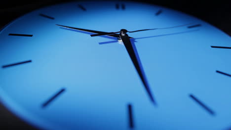 Blue-clock-Real-time