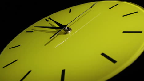 Yellow-clock-Slow-time-lapse