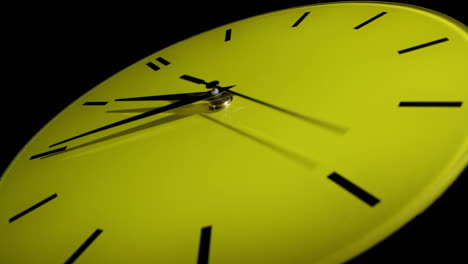 Yellow-clock-Time-lapse