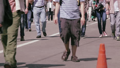 People-walking-on-busy-city-street