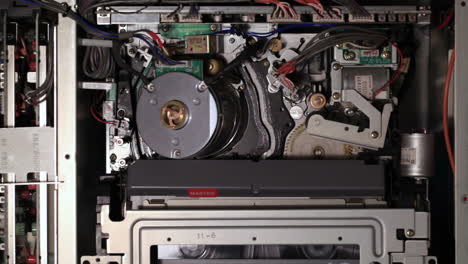 Internal-mechanisms-of-the-pro-VCR