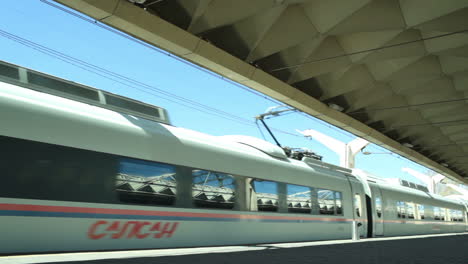 High-speed-commuter-train