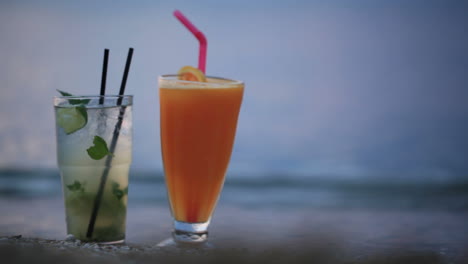 Cocktails-at-evening-seashore