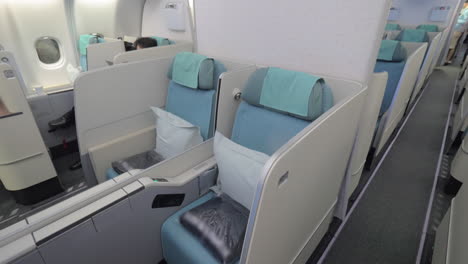 Seats-in-business-class-cabin