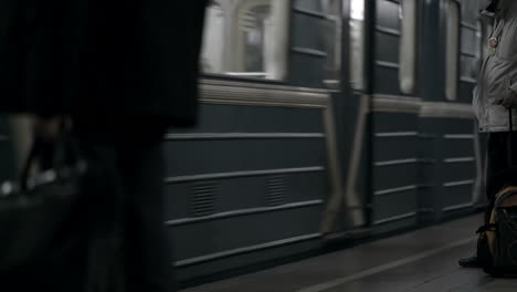 Coming-train-in-underground