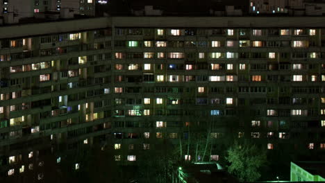 Time-lapse-windows-of-building-at-night