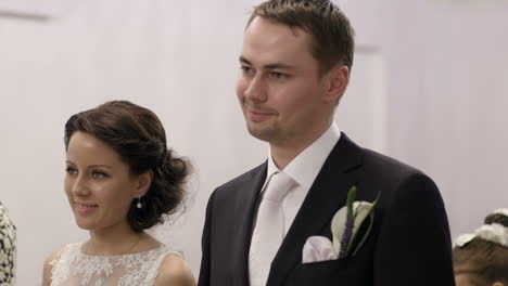 Bridal-pair-during-wedding-ceremony