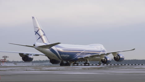 Frachter-Boeing-747-Von-AirbridgeCargo-Am-Moskauer-Flughafen-Russland