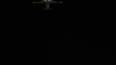 Flugzeug-Startet-Nachts