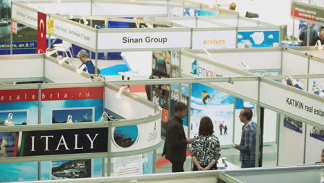 Agencies-at-the-Real-Estate-Exhibition