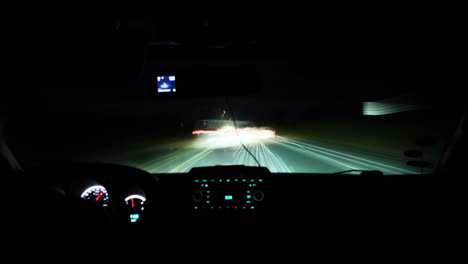 Timelapse-De-Conducir-Un-Automóvil-En-La-Carretera-Nocturna