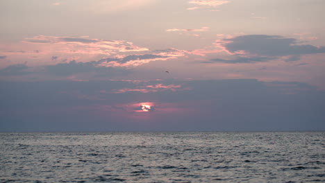 Beautiful-seascape-at-sunset