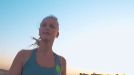Young-woman-jogging-in-the-evening