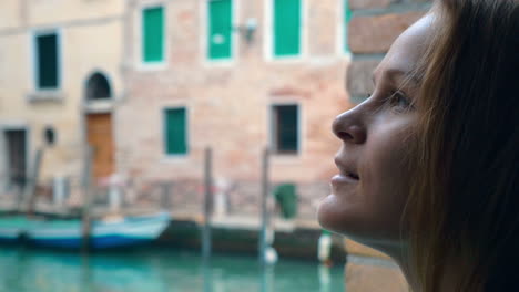 Woman-with-sad-look-outdoor-in-Venice