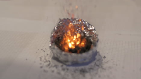 Chemiedemonstration-Mit-Vulkanexperiment