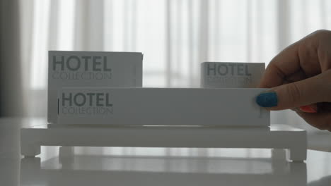 Hotelhygiene-Set-Bestehend-Aus-Fünf-Artikeln