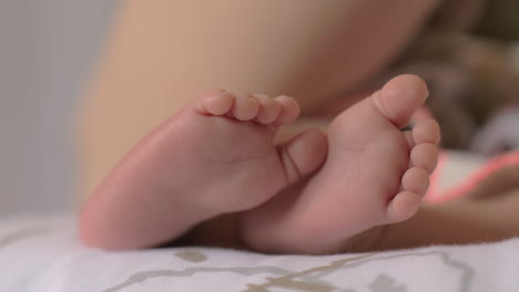 Baby-moving-her-little-feet