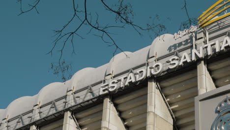 Estadio-De-Fútbol-Santiago-Bernabéu-En-Madrid-España
