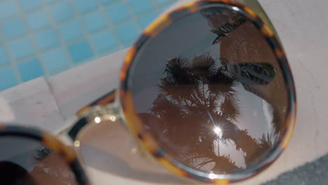 Sunglasses-with-palm-reflection-Summer-holidays