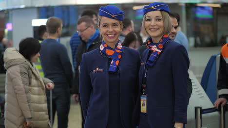 Weibliche-Angestellte-Des-Moskauer-Flughafens-Scheremetjewo