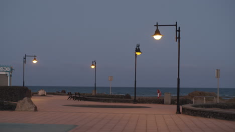 Empty-seaside-promenade