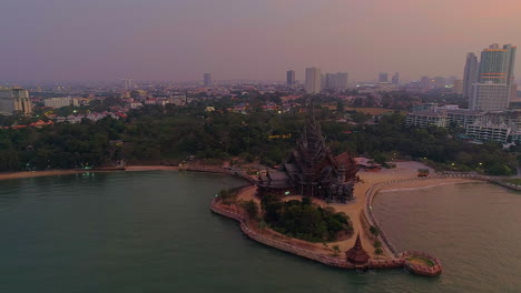 Goldene-Stunde-In-Pattaya-–-Eine-Faszinierende-Zeit