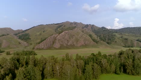 Forest-to-Majestic-Mountains-of-Siberia