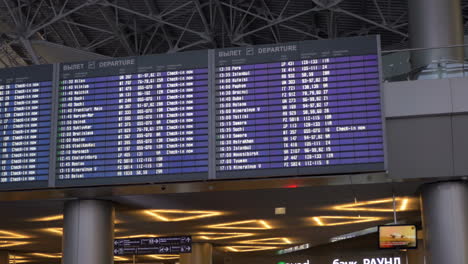 Digital-flight-schedule-at-the-airport