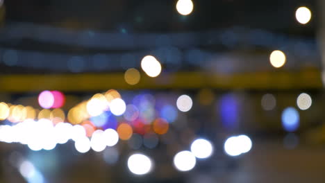 Blurred-lights-of-city-traffic-at-night