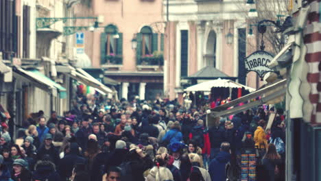 Crowded-Venetian-street