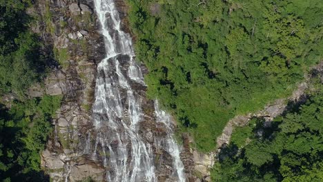 Wasserfall-Im-Naturparadies