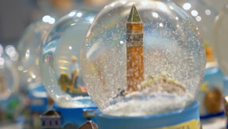 Snow-globes-in-souvenir-store
