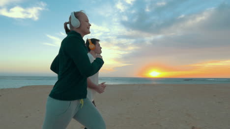 Jogging-on-the-beach-at-sunset