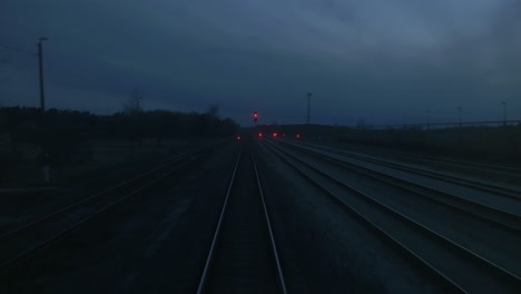 Verlassen-Der-Bahn-Nachts