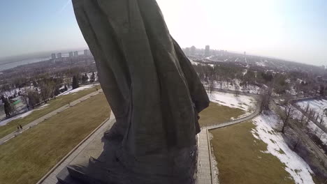 Aerial-view-of-The-Motherland-Calls-statue-Volgograd