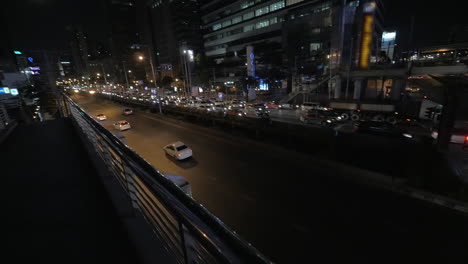 Viel-Verkehr-Auf-Den-Nachtstraßen-Von-Bangkok,-Thailand