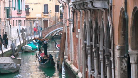 Sightseeing-on-gondolas-in-Venice-Iltaly