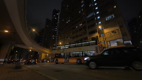Traffic-in-night-street-of-Hong-Kong