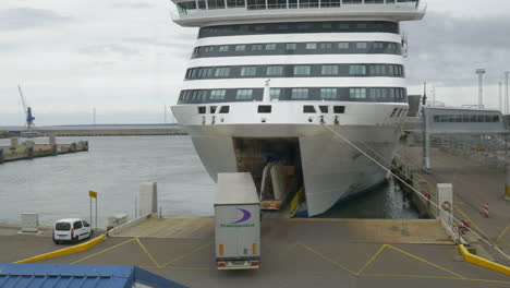 Trucks-Boarding-the-Ferry-in-Harbor-of-Tallinn