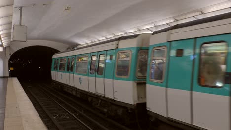 Metro-Train-Leaving-Underground-Subway-Station-In-Paris,-France